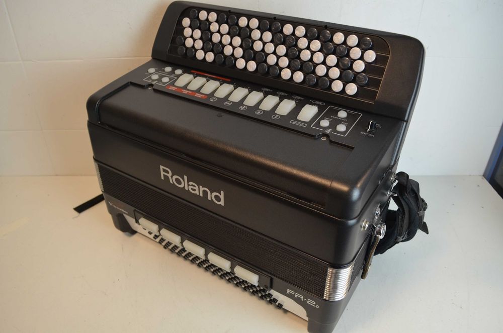 Acordeao roland FR 2.  N 349