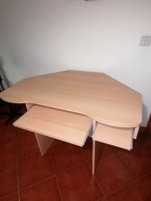 Secretária para TV / PC e Impressora