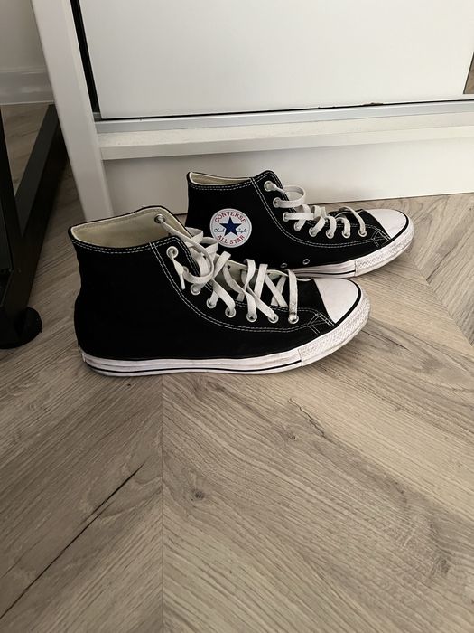 czarne buty converse