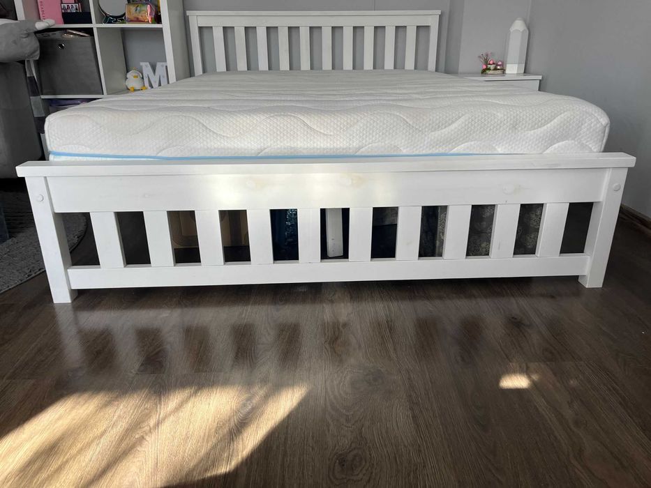 Łóżko z materacem 140/200