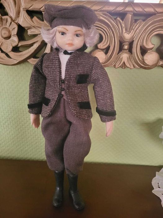 Artystyczna kolekcjonerska lalka