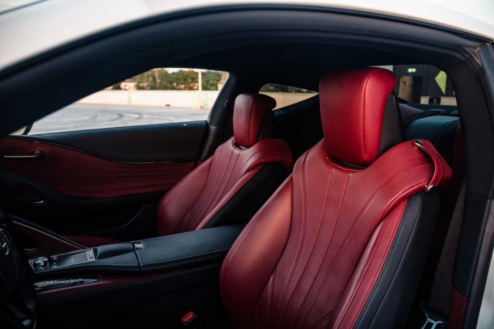 Wynajem Lexus LC500 Prestige - wypożyczalnia samochodów