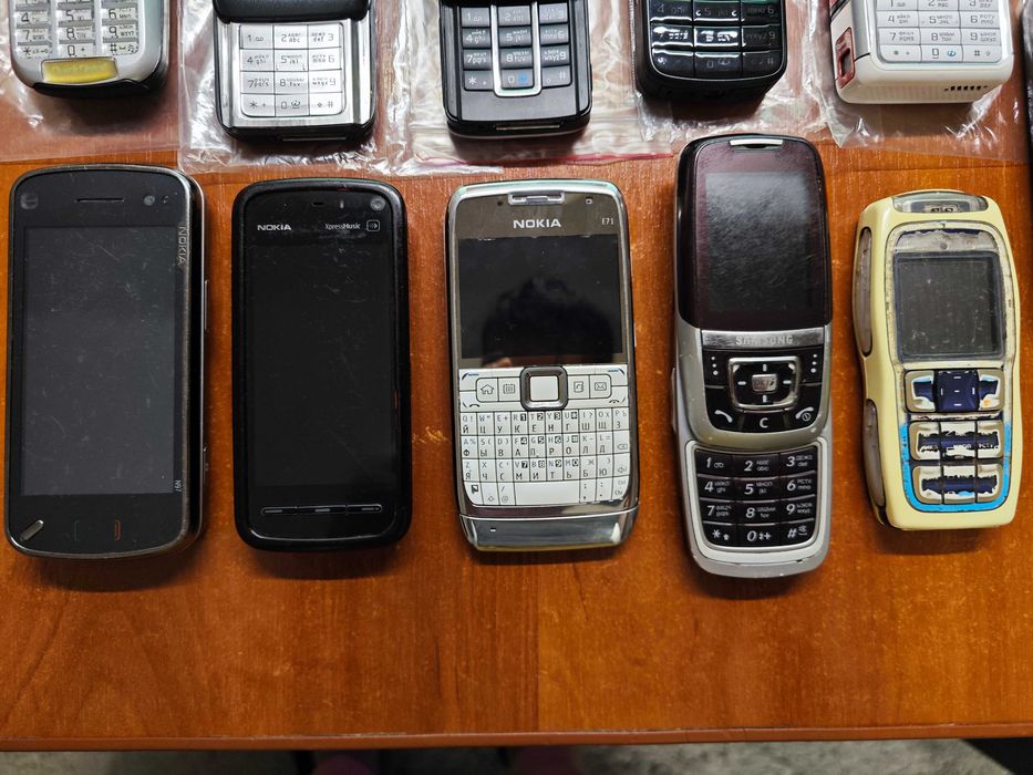 Лот мобільних телефонів Nokia, Samsung, SonyEricsson