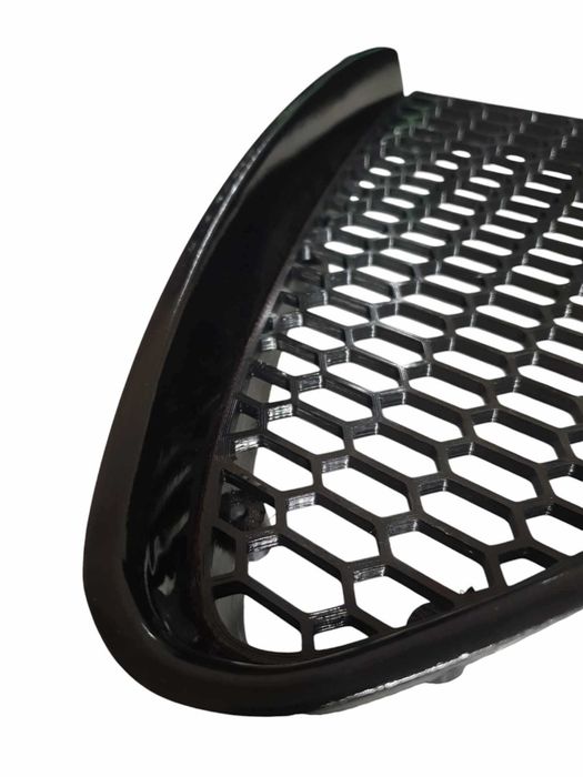 Grill/Atrapa Plaster miodu do Alfa Romeo 147 FL (Po Lift) (scudetto)