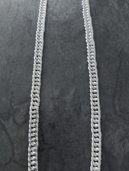 Łańcuszek srebrny 60 cm. Waga 37,55 g.