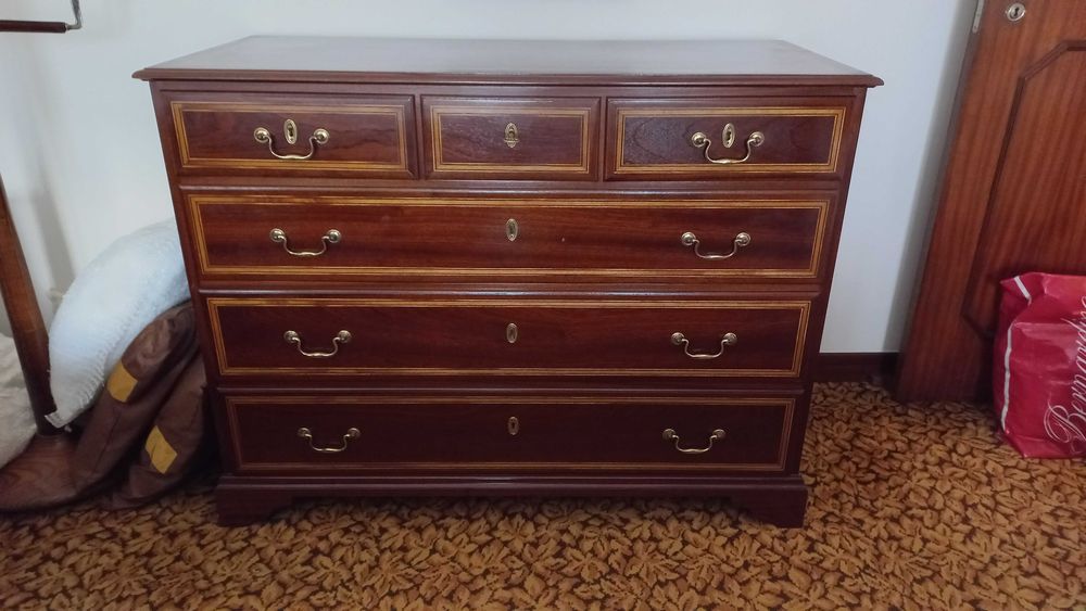 Mobília Quarto de Casal em Excelente Estado