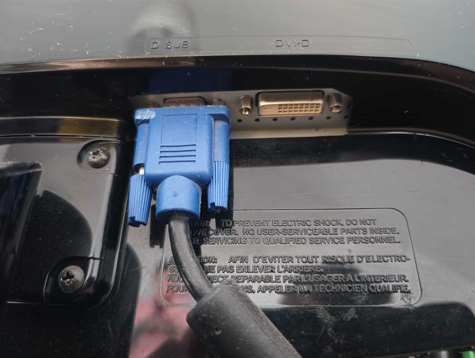 Monitor LG flatron w2252TQ