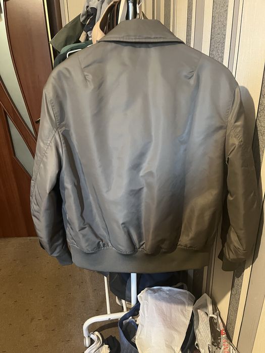 Жіночий бомбер massimo dutti S