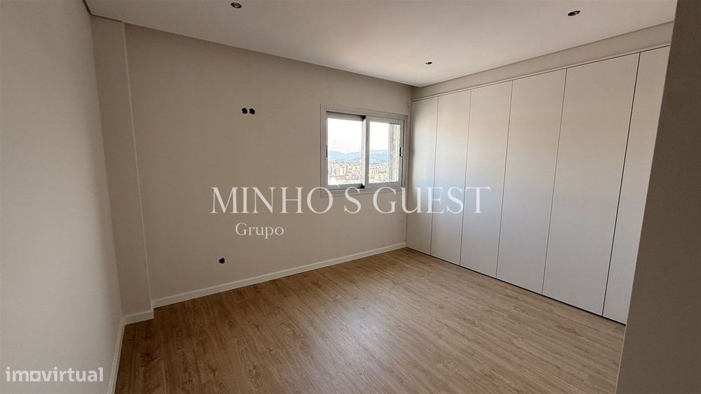 Apartamento T3 Totalmente Remodelado c/ varanda - Maximinos, Braga