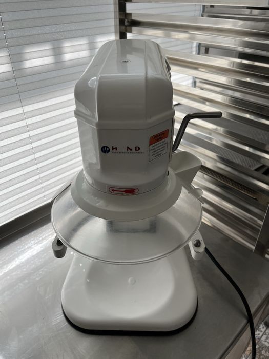 Mikser planetarny HENDI 6,65L 650W | Misa + hak + rózga + mieszadło | 226261