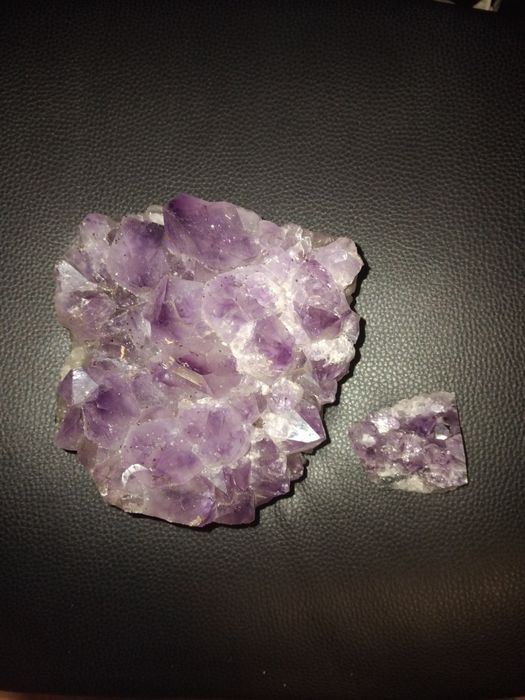 Pedra amestica muito usada para joias etc