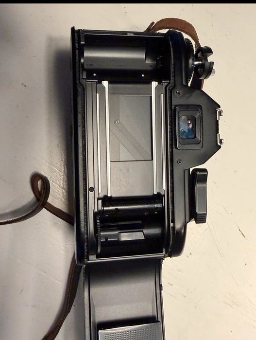 Máquina analógica Nikon EM - filme 35mm