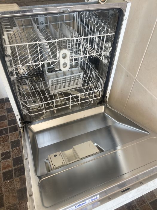 Máquina lavar loiça para desocupar