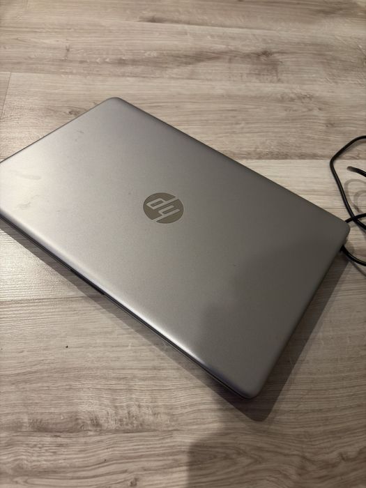 Laptop hp 250 g8