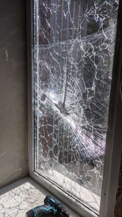 Ремонт и регулировка пластиковых окон и дверей в Харькове.