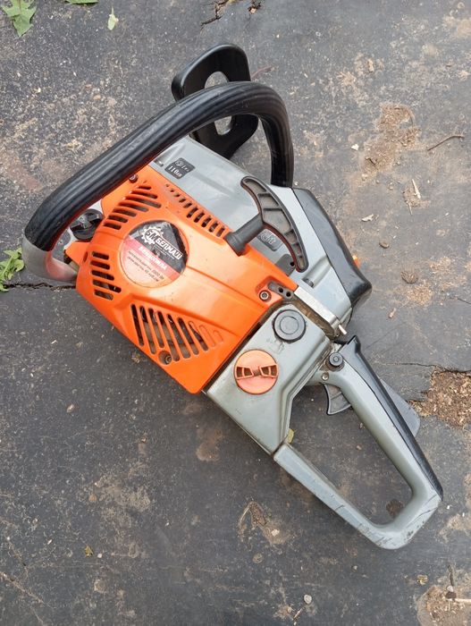 Бензопила недорого в робочому стані
