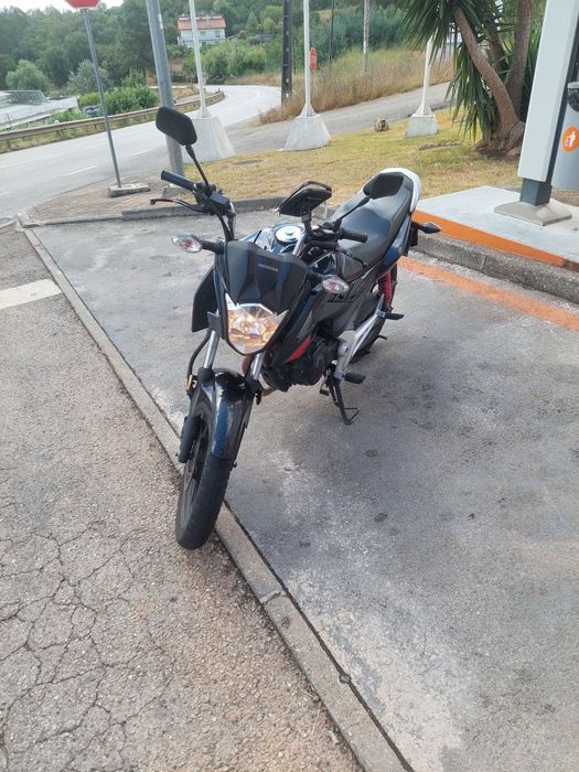 Honda CB125F Motorbike