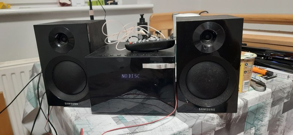 Samsung MM E320 wieza