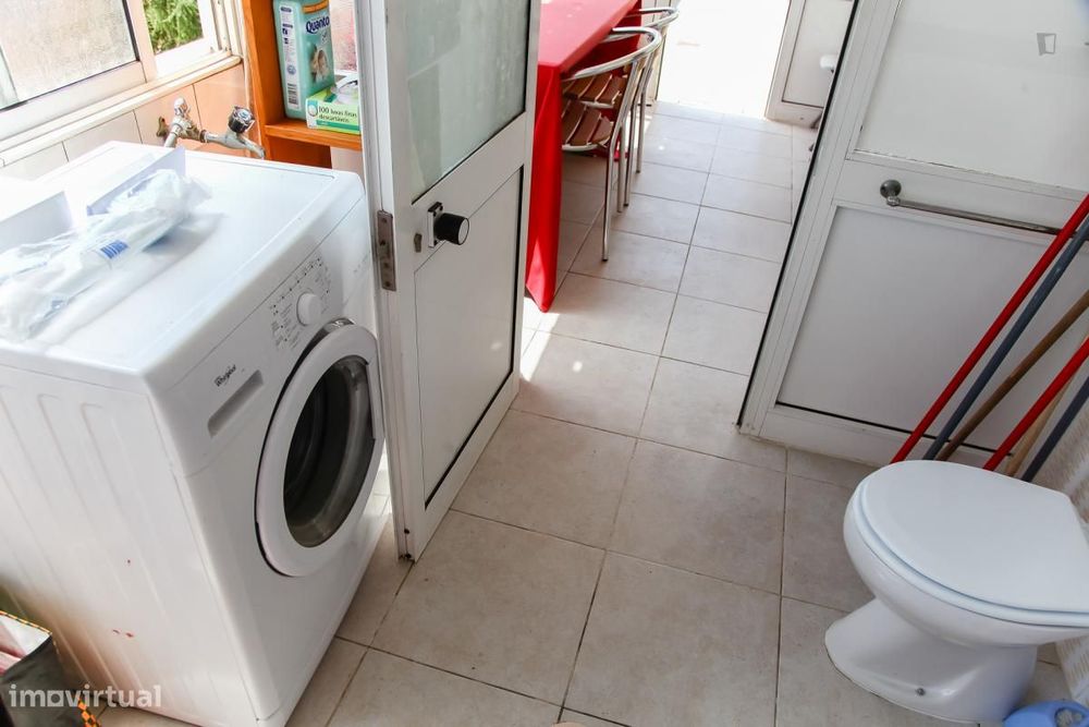 Quarto - localizado em Montes Claros Coimbra