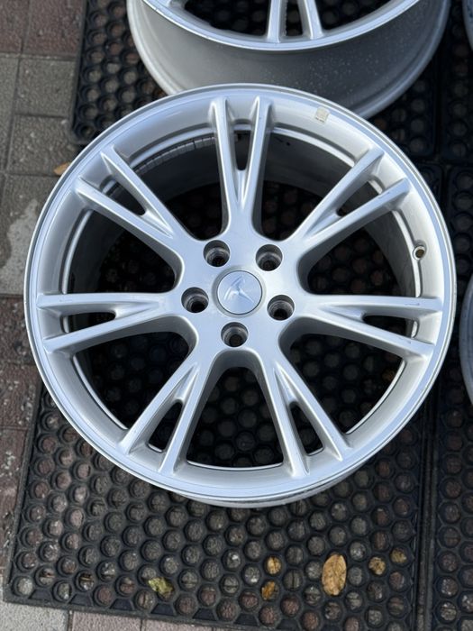 Оригінальні диски tesla model y модел вай гарний стан 5 114,3 r19