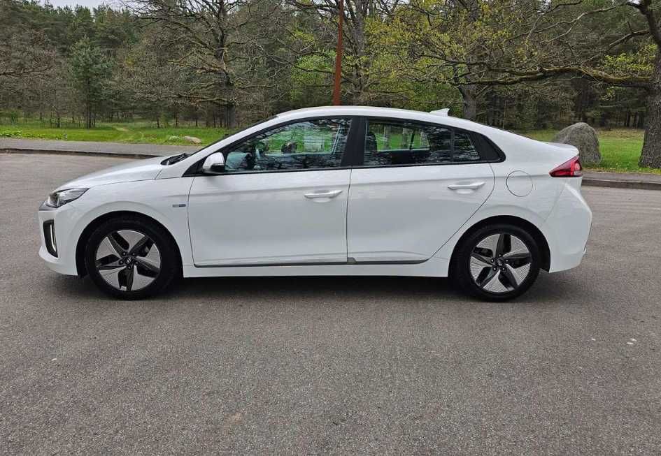 Hyundai IONIQ 2020 року
