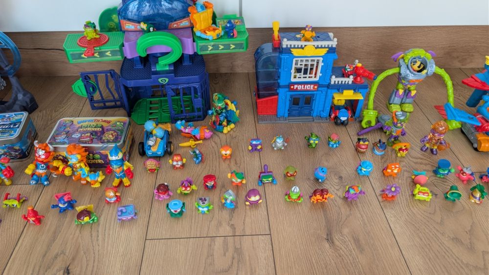 Mega zestaw Super Zinks baza enigmy pojazdy roboty komisjarat