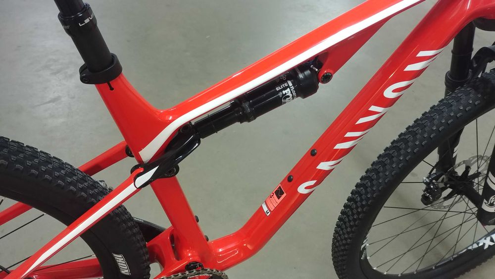 CANYON LUX CF SL 8.0 Race Team