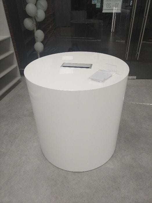 Wyspa drewniana okrągła połyskowa.