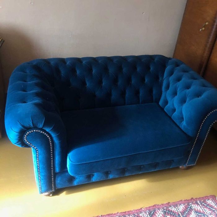 Luksusowa Sofa Chesterfield 2-osobowa, Welur Agata Meble