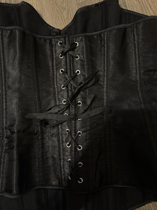 Корсет чорний атласний розмір М