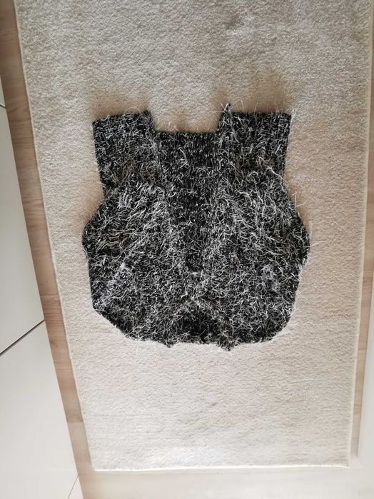 Torba z odzieżą damską (8 sztuk).