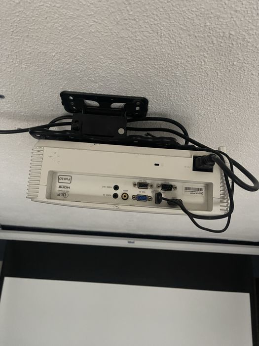 Projetor optoma + tela eletrica de 90 polegadas