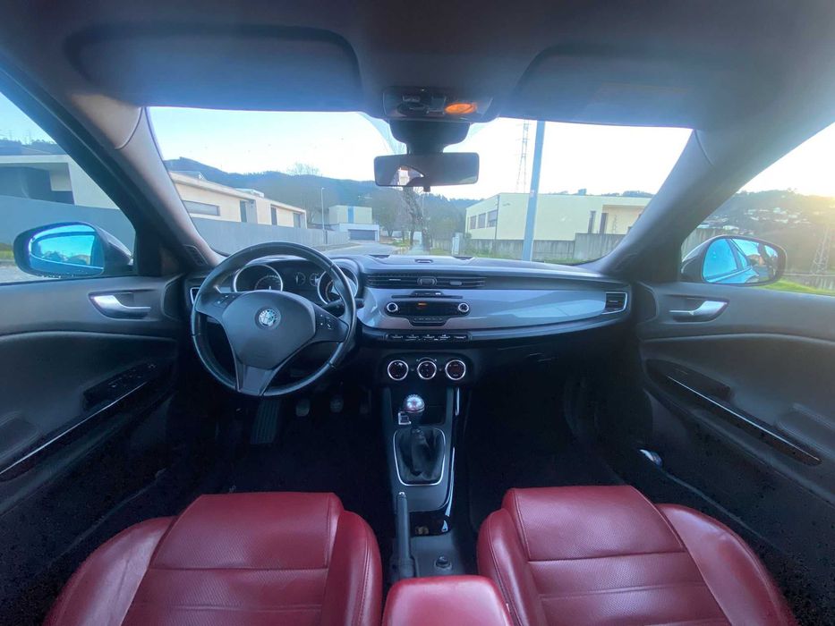 Alfa Romeo 2.0 JTDm 2011 | GPS | Bancos Aquecidos | Caixa 6