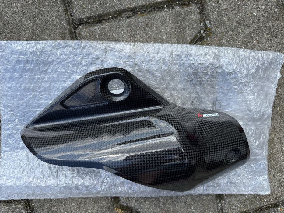 Osłona termiczna Acrapovic Carbon MT10 17-21