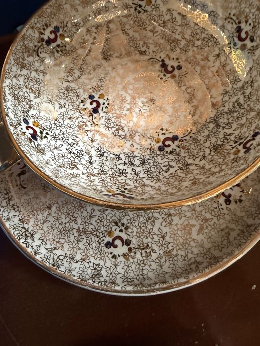 Tijela de sopa com prato antiga