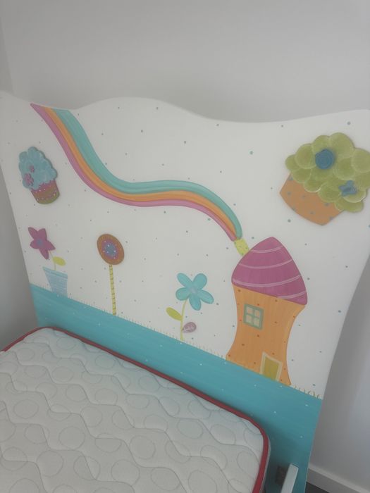 Cama de criança, 190x90, de madeira maciça e pintada à mão