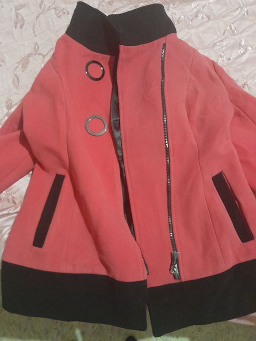 Продам короткое пальто