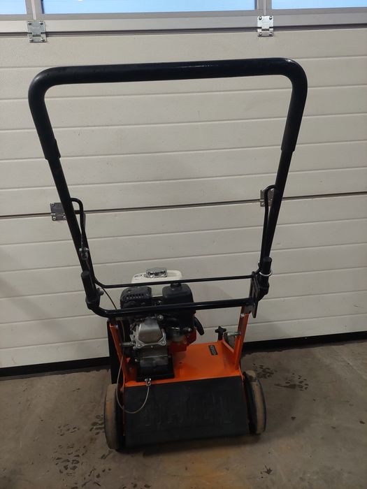 Wertykulator spalinowy Eliet E 401