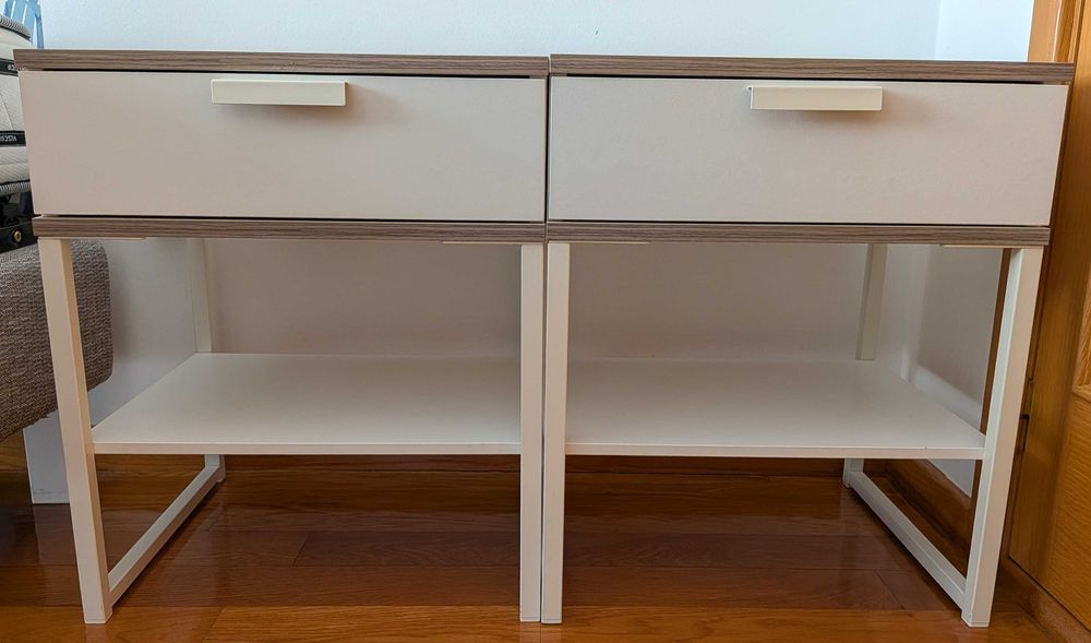 2 Mesas de cabeceira IKEA TRYSIL