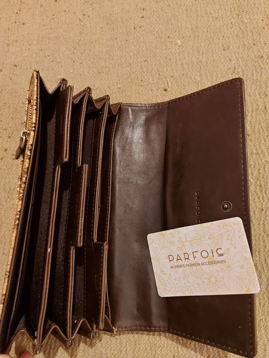 Carteira parfois, nova