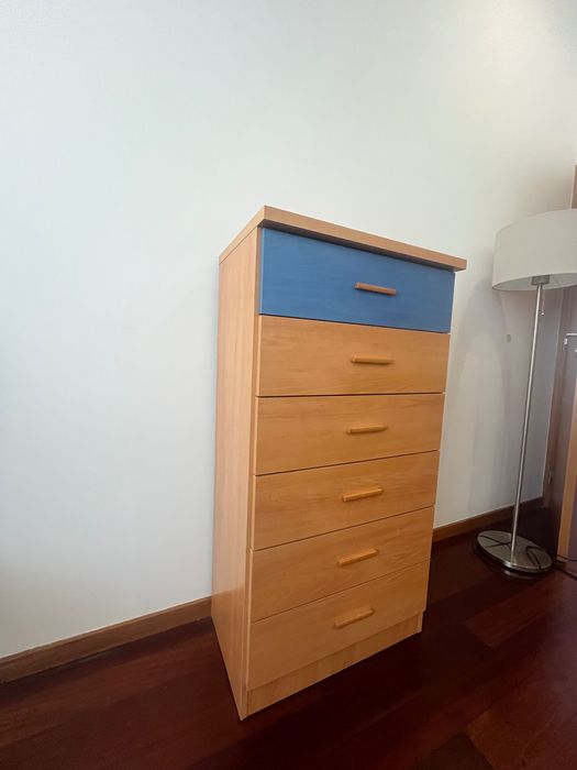 Conjunto de cama e cómoda