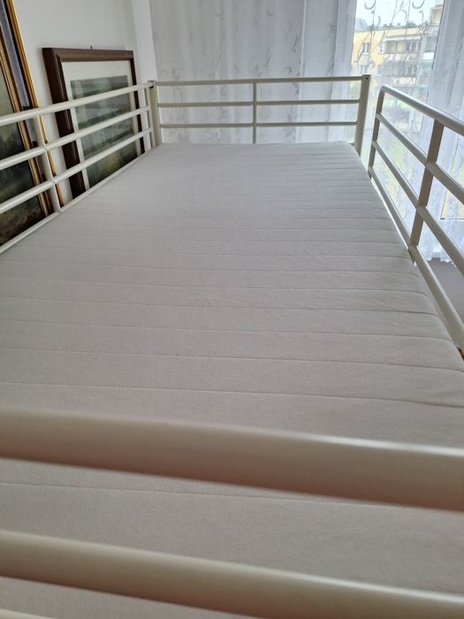 Łóżko piętrowe Ikea Svarta 90x200 + 2 materace 90x200