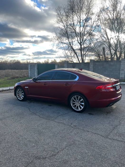 Jaguar XF 2013 2.0 бензин