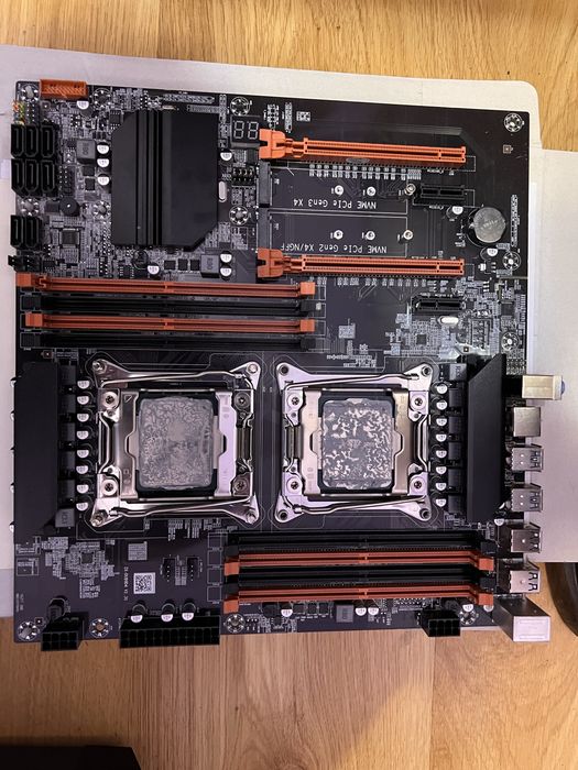 HUANANZHI X99-8D4 DUAL LGA 2011-3 + Xeon E5-2697 v3 + 8 GB DDR4