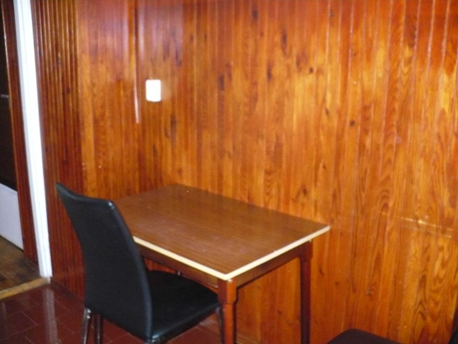 Pokój  zamykany na klucz przy metrze Natolin