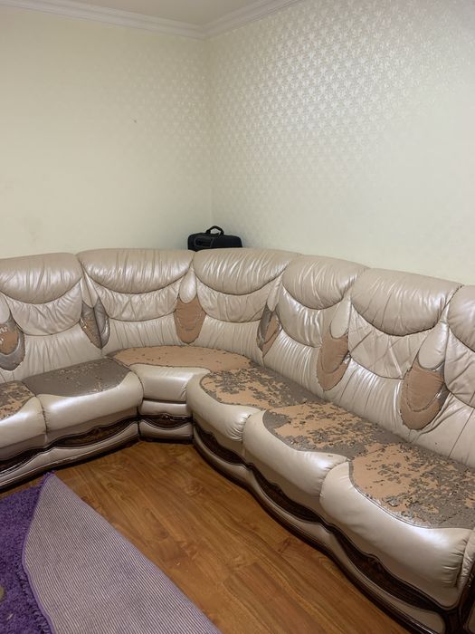 Диван під перетяжкуз натуральної шкіри