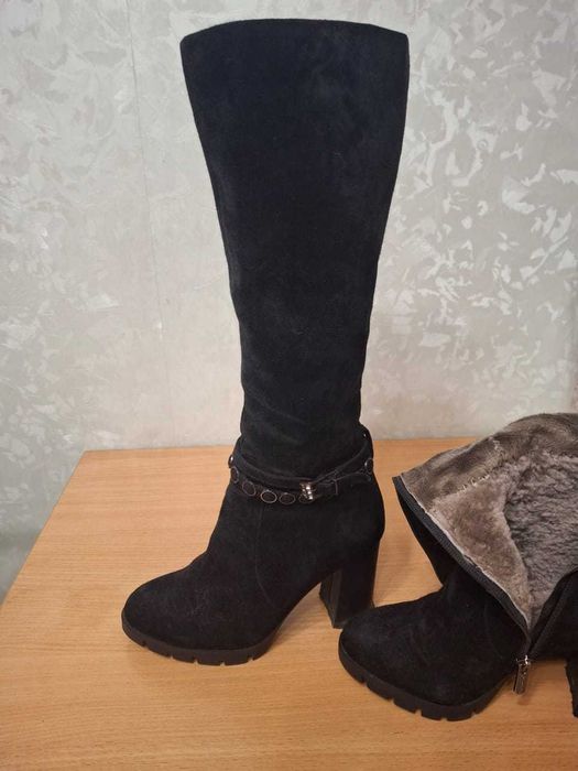 Сапожки жіночі, в гарному стані