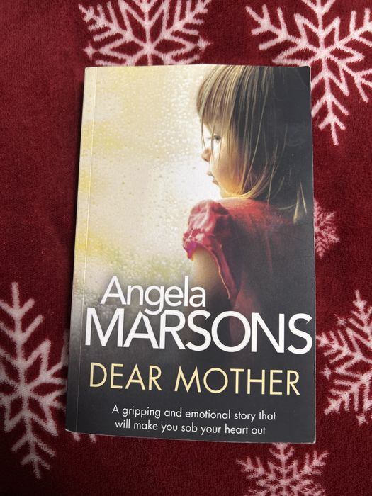 Книга англійськю мовою  dear mother