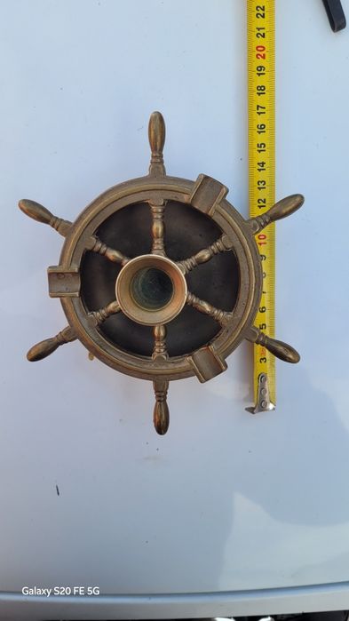 Продам  пепельницу  подсвечник из ронзиб