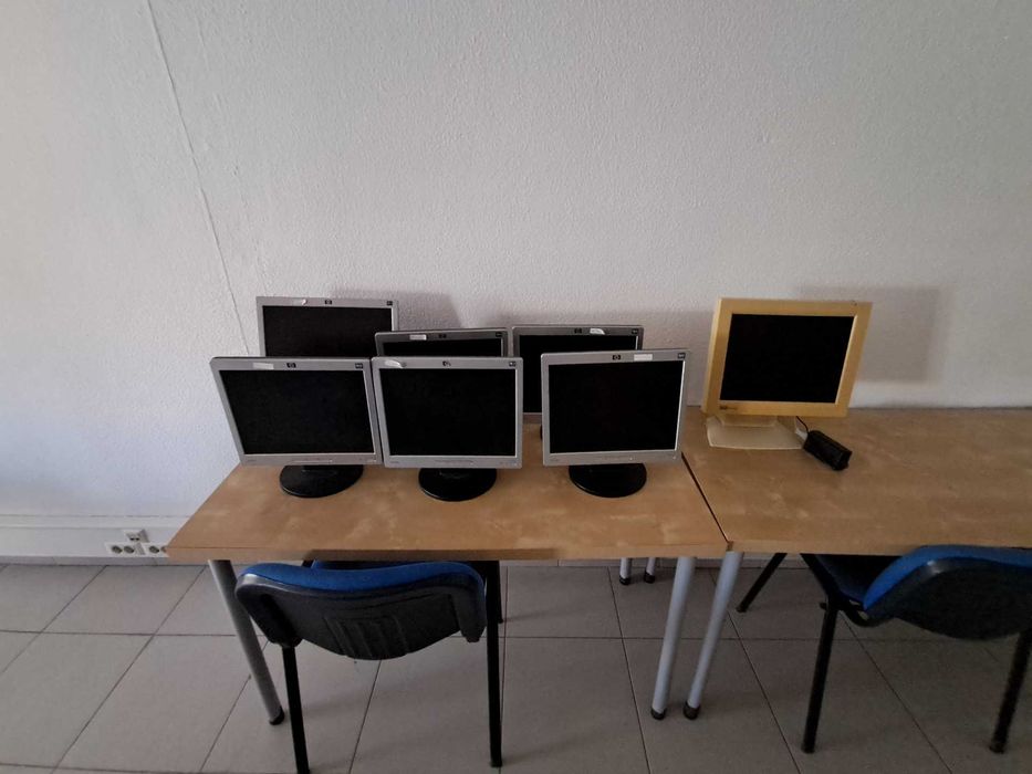 Vendo 7 Computadores  Hp CompaqDC7600, Monitores para Peças e Teclados